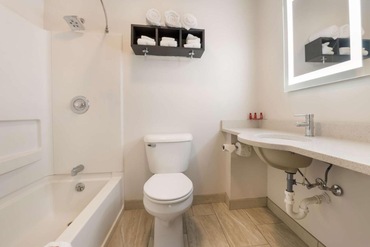 Surestay Hotel By Best Western Thomson Esterno foto